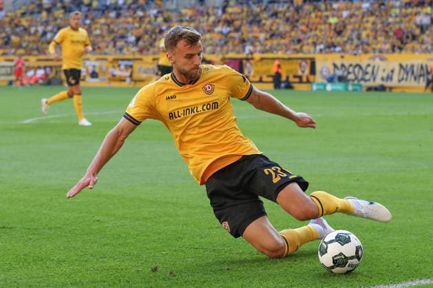 18.08.2025, xtgx, Fussball DFB Pokal 1. Runde, SG Dynamo Dresden - 1. FSV Mainz 05 emspor, v.l. Lars Buenning (Bünning, Dresden, 23) (DFL DFB REGULATIONS PROHIBIT ANY USE OF PHOTOGRAPHS as IMAGE SEQUENCES and or QUASI-VIDEO) Dresden *** 18 08 2025, xtgx, Fußball DFB Pokal 1 Runde, SG Dynamo Dresden 1 FSV Mainz 05 emspor, v l Lars Buenning Bünning, Dresden, 23 DFL DFB REGULATIONS PROHIBIT ANY USE OF PHOTOGRAPHS as IMAGE SEQUENCES and or QUASI VIDEO Dresden