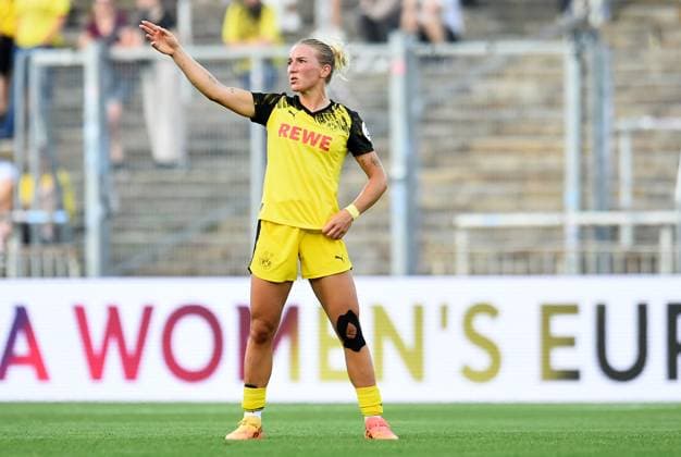 Fußball Frauen DFB-Pokal Saison 2025 2026 Borussia Dortmund - Borussia Mönchengladbach am 19.08.2025 im Stadion Rote Erde in Dortmund Ann-Sophie Vogel ( Borussia Dortmund ) Nordrhein-Westfalen Deutschland