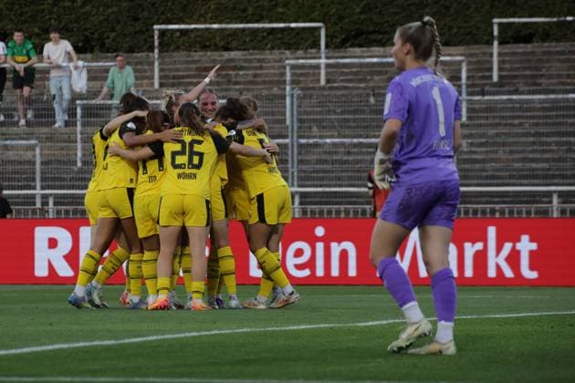 19.08.2025, xgrfx, Fussball DFB Pokalfinale der Frauen Playoffs , Borussia Dortmund - Borussia Mönchengladbach v.l. Tor, Ronja Leubner (Borussia Dortmund) (DFL DFB REGULATIONS PROHIBIT ANY USE OF PHOTOGRAPHS as IMAGE SEQUENCES and or QUASI-VIDEO) Dortmund