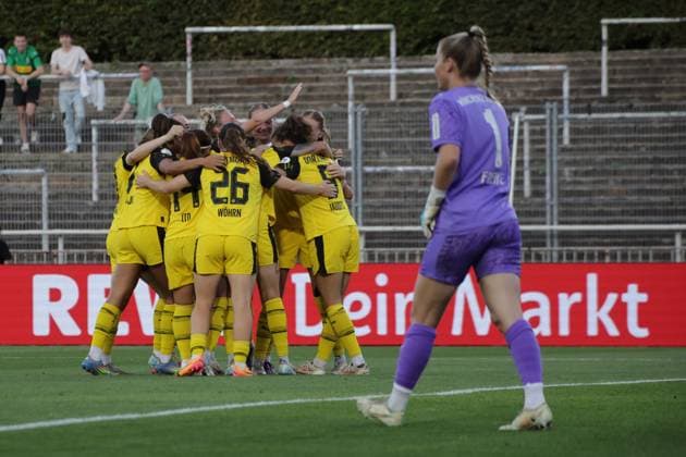 19.08.2025, xgrfx, Fussball DFB Pokalfinale der Frauen Playoffs , Borussia Dortmund - Borussia Mönchengladbach v.l. Tor, Ronja Leubner (Borussia Dortmund) (DFL DFB REGULATIONS PROHIBIT ANY USE OF PHOTOGRAPHS as IMAGE SEQUENCES and or QUASI-VIDEO) Dortmund