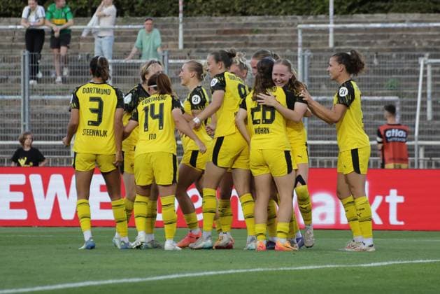 19.08.2025, xgrfx, Fussball DFB Pokalfinale der Frauen Playoffs , Borussia Dortmund - Borussia Mönchengladbach v.l. Tor, Ronja Leubner (Borussia Dortmund) (DFL DFB REGULATIONS PROHIBIT ANY USE OF PHOTOGRAPHS as IMAGE SEQUENCES and or QUASI-VIDEO) Dortmund