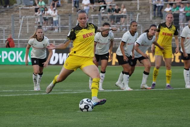 19.08.2025, xgrfx, Fussball DFB Pokalfinale der Frauen Playoffs , Borussia Dortmund - Borussia Mönchengladbach v.l. Dana Marquardt (Borussia Dortmund) (DFL DFB REGULATIONS PROHIBIT ANY USE OF PHOTOGRAPHS as IMAGE SEQUENCES and or QUASI-VIDEO) Dortmund