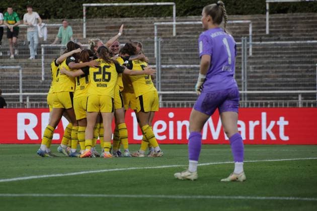 19.08.2025, xgrfx, Fussball DFB Pokalfinale der Frauen Playoffs , Borussia Dortmund - Borussia Mönchengladbach v.l. Tor, Ronja Leubner (Borussia Dortmund) (DFL DFB REGULATIONS PROHIBIT ANY USE OF PHOTOGRAPHS as IMAGE SEQUENCES and or QUASI-VIDEO) Dortmund