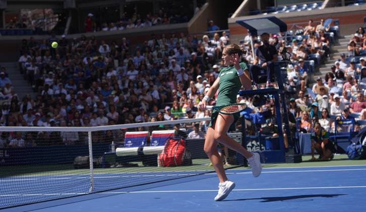US Open 2025 NEW YORK, UNITED STATES - AUGUST 19: The doubles team of Naomi Osaka of Japan and Gael Monfils of France play against the team of Caty McNally of the United States and Lorenzo Musetti of Italy during the mixed doubles at USTA Billie Jean King National Tennis Center on August 19, 2025, Queens, New York City, USA. Selcuk Acar Anadolu New York United States. Editorial use only. Please get in touch for any other usage.  Copyright: x2025xAnadoluxSelcukxAcarx