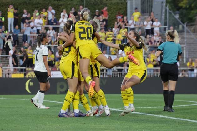 19.08.2025, xgrfx, Fussball DFB Pokalfinale der Frauen Playoffs , Borussia Dortmund - Borussia Mönchengladbach v.l. Tor, Anika Enderle (Borussia Dortmund) (DFL DFB REGULATIONS PROHIBIT ANY USE OF PHOTOGRAPHS as IMAGE SEQUENCES and or QUASI-VIDEO) Dortmund