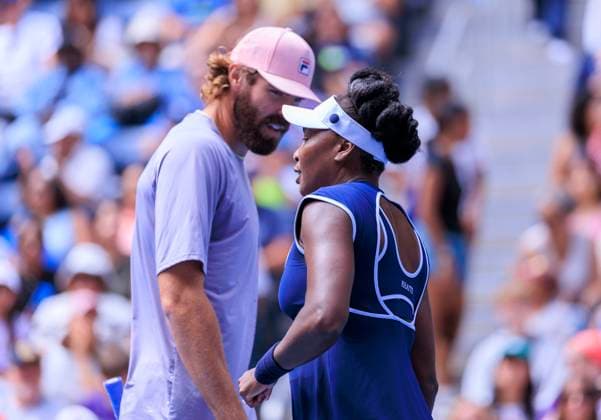 August 19, 2025, Flushing Meadows, New York, USA: Venus Williams and Reilly Opelka talk strategy during a mix doubles match against Karolina Muchova and Andrey Rublev at the 2025 US Open at USTA Billie Jean King National Tennis Center on Tuesday August 19, 2025 in the Flushing neighborhood of the Queens borough of New York City. JAVIER ROJAS PI Flushing Meadows USA - ZUMAp124 20250819_zaa_p124_026 Copyright: xJavierxRojasx