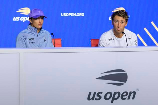 August 19, 2025, Flushing Meadows, New York, USA: Iga Swiatek and Casper Ruud during a press conference, PK, Pressekonferenz after winning their mix doubles match against Caty McNally and Lorenzo Musetti at the 2025 US Open at USTA Billie Jean King National Tennis Center on Tuesday August 19, 2025 in the Flushing neighborhood of the Queens borough of New York City. JAVIER ROJAS PI Flushing Meadows USA - ZUMAp124 20250819_zaa_p124_046 Copyright: xJavierxRojasx