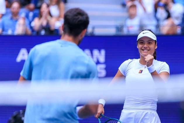 August 19, 2025, Flushing Meadows, New York, USA: Emma Raducanu and Carlos Alcaraz during a mix doubles match against Jessica Pegula and Jack Draper at the 2025 US Open at USTA Billie Jean King National Tennis Center on Tuesday August 19, 2025 in the Flushing neighborhood of the Queens borough of New York City. JAVIER ROJAS PI Flushing Meadows USA - ZUMAp124 20250819_zaa_p124_065 Copyright: xJavierxRojasx