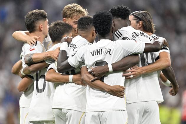 Real Madrid v Osasuna - La Liga MADRID, SPAIN - AUGUST 19: Kylian Mbappe of Real Madrid celebrates with his teammates after scoring a gpal during the La Liga 1st week match between Real Madrid and Osasuna at Santiago Bernabeu in Madrid, Spain on August 19, 2025. Burak Akbulut Anadolu Madrid Spain. Editorial use only. Please get in touch for any other usage.  Copyright: x2025xAnadoluxBurakxAkbulutx