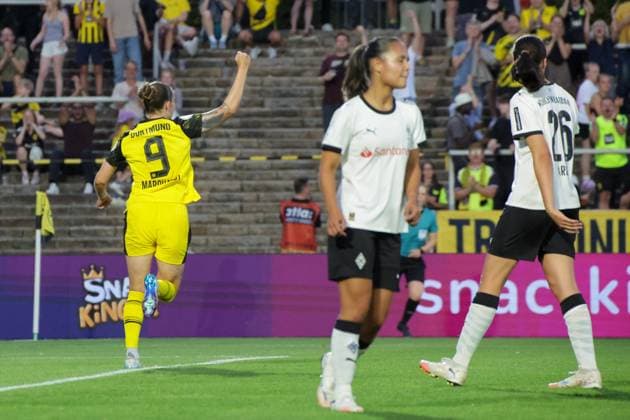 19.08.2025, xgrfx, Fussball DFB Pokalfinale der Frauen Playoffs , Borussia Dortmund - Borussia Mönchengladbach v.l. Tor, Dana Marquardt (Borussia Dortmund) (DFL DFB REGULATIONS PROHIBIT ANY USE OF PHOTOGRAPHS as IMAGE SEQUENCES and or QUASI-VIDEO) Dortmund