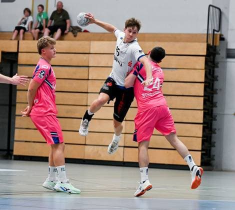 19.08.2025, xpsx, Handball Testspiel, HSG Hanau - TSV Bayer Dormagen v.l. Scharriär, Ben (HSG Hanau), k.a Hanau Hessen Deutschland (DEU)