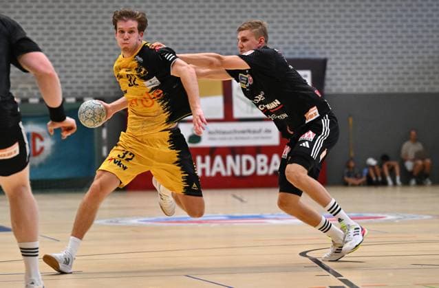 19.08.2025 - Handball - Saison 2025 2026 - Testspiel - Freundschaftsspiel : HC Erlangen HCE - Bregenz Handball - - xwoxzix - Louis Mönch (32, Bregenz Handball ) Sander Andreassen Overjordet ( 8, HC Erlangen HCE )