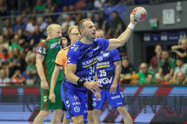 20.08.2025, xgox, Handball - Hummel Cup SC Magdeburg - TVB Stuttgart emspor, v.l. Kai Haefner (Häfner, Stuttgart, 34) beim Siebenmeter Magdeburg