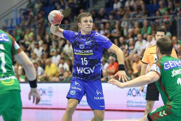 20.08.2025, xgox, Handball - Hummel Cup SC Magdeburg - TVB Stuttgart emspor, v.l. Simone Mengon (Stuttgart, 15) am Ball, plays the ball Magdeburg