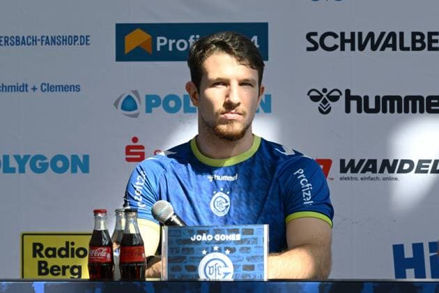 VfL Neuzugang Joao Gomes (VfL Gummersbach 3) bei der Saison-Pressekonferenz GER, VfL Gummersbach, Teamvorstellung, Handball, 1. Bundesliga, Spielzeit 2025-2026, 20.08.2025 GER, VfL Gummersbach, Teamvorstellung, Handball, 1. Bundesliga, Spielzeit 2025-2026, 20.08.2025 Gummersbach Copyright: xEibner-Pressefoto JuergenxAugstx EP_JAT