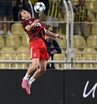 Fenerbahce v Benfica - UEFA Champions League ISTANBUL, TURKIYE - AUGUST 20: Kerem Akturkoglu of Benfica warms up ahead of the UEFA Champions League play-off round 1st leg match between Fenerbahce and Benfica at Fenerbahce Sukru Saracoglu Spor Kompleksi on August 20, 2025 in Istanbul, Turkiye. Ali Atmaca Anadolu Istanbul Turkey. Editorial use only. Please get in touch for any other usage.  Copyright: x2025xAnadoluxAlixAtmacax