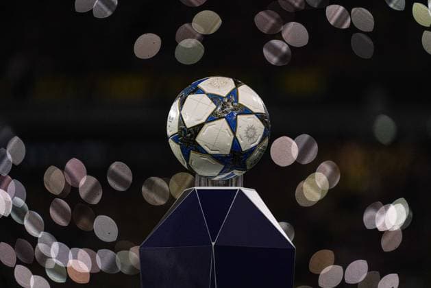 Fenerbahce v Benfica - UEFA Champions League ISTANBUL, TURKIYE - AUGUST 20: An official match ball displayed ahead of the UEFA Champions League play-off round match between Fenerbahce and Benfica, at Chobani Stadium in Istanbul, Turkiye on August 20, 2025. Cemal Yurttas Anadolu Istanbul Turkey. Editorial use only. Please get in touch for any other usage.  Copyright: x2025xAnadoluxCemalxYurttasx