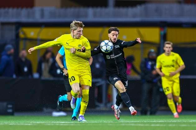 UEFA Champions Leauge Playoff 2025 2026 Bodo Glimt Sturm Graz Bodo 20250820 Bodo Glimts Jens Petter Hauge and Sturm Grazs Otar Kiteishvili during the UEFA Champions Leauge Playoff match between Bodo Glimt and Sturm Graz at Aspmyra Stadium Photo Mats Torbergsen NTB Bodo Norge EDITORIAL USE ONLY RESTRICTED USE FOR BETTING COMPANIES  Copyright: xMatsxTorbergsenx xNTBx