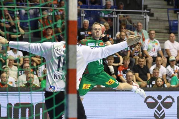 20.082025, xtgx, Handball, Hummel Cup, SC Magdeburg - TVB Stuttgart v.l. Omar Ingi Magnusson (Magdeburg, 14) wirft Tor, Torschuetze, erzielt Tor, Treffer, scores the goal Magdeburg