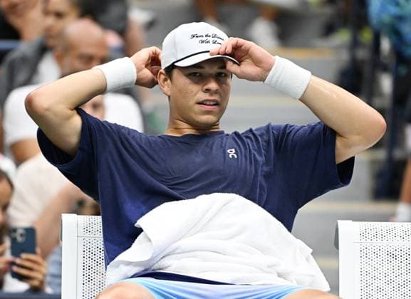 FLUSHING NY- AUGUST 20: Ben Shelton is seen during practice with Alejandro Davidovich Fokina on Arthur Ashe Stadium at the USTA Billie Jean King National Tennis Center on August 20, 2025 in Flushing Queens. Copyright: xmpi04x