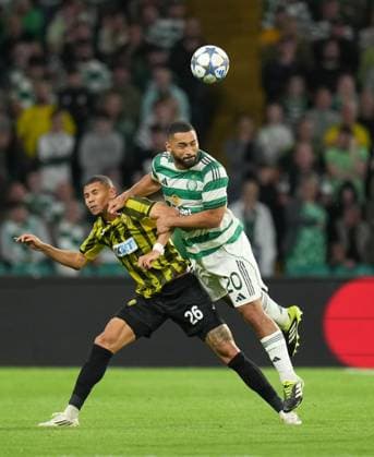 Cameron Carter-Vickers of Celtic beats Edmilson of Kairat Almaty in a challenge Celtic v Kairat Almaty, UEFA Champions League, Play-Off Round, First Leg, Football, Celtic Park, Glasgow, Scotland, UK - 20 Aug 2025Glasgow Celtic Park Scotland United Kingdom EDITORIAL USE ONLY No use with unauthorised audio, video, data, fixture lists, club league logos or live services. Online in-match use limited to 120 images, no video emulation. No use in betting, games or single club league player publications. Copyright: xStuartxWallace Shutterstockx 15446684df
