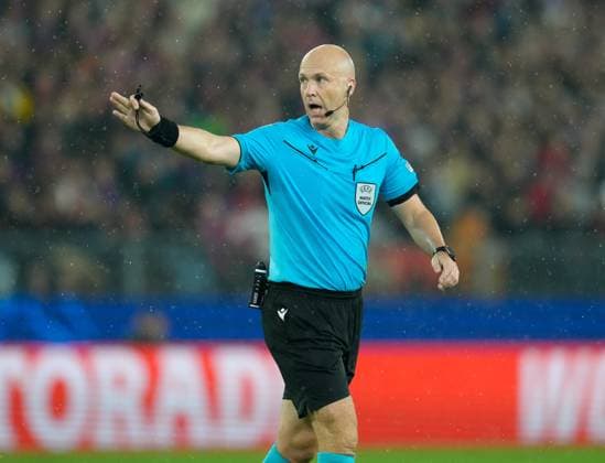 August 20, 2025, Basel, Switzerland: Referee ANTHONY TAYLOR during the UEFA Champions League Playoff match between FC Basel 1893 and FC Copenhagen on August 20, 2025, in Basel, Switzerland. The match finished a 1-1 draw. Basel Switzerland - ZUMAc201 20250820_zap_c201_040 Copyright: xScottxColemanx