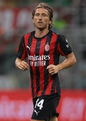 Milan, Italy, 17th August 2025. Luka Modric of AC Milan during the AC Milan vs Bari Coppa Italia match at Giuseppe Meazza, Milan. Picture credit should read: Jonathan Moscrop Sportimage EDITORIAL USE ONLY. No use with unauthorised audio, video, data, fixture lists, club league logos or live services. Online in-match use limited to 120 images, no video emulation. No use in betting, games or single club league player publications. SPI_190_JM_MILAN_BARI_CI SPI-4063-0190