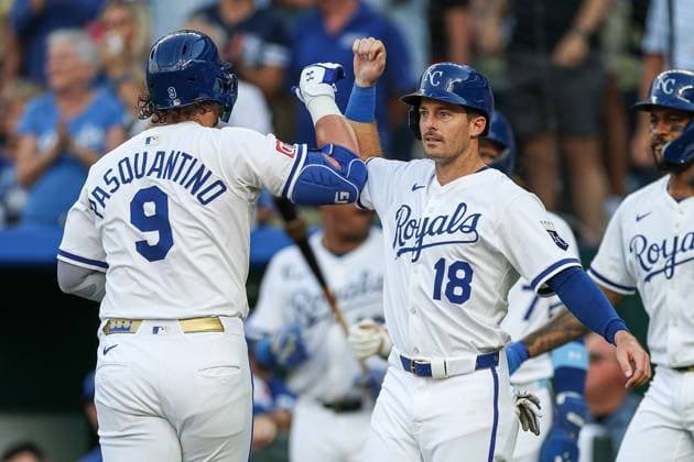 August 20, 2025: Kansas City Royals first baseman Vinnie Pasquantino (9) and right fielder Mike Yastrzemski (18) celebrate Pasquantino s three-run home run during the first inning of a baseball game against the Texas Rangers at Kauffman Stadium in Kansas City, MO. CSM Kansas City United States of America - ZUMAc04_ 20250820_zma_c04_004 Copyright: xDavidxSmithx
