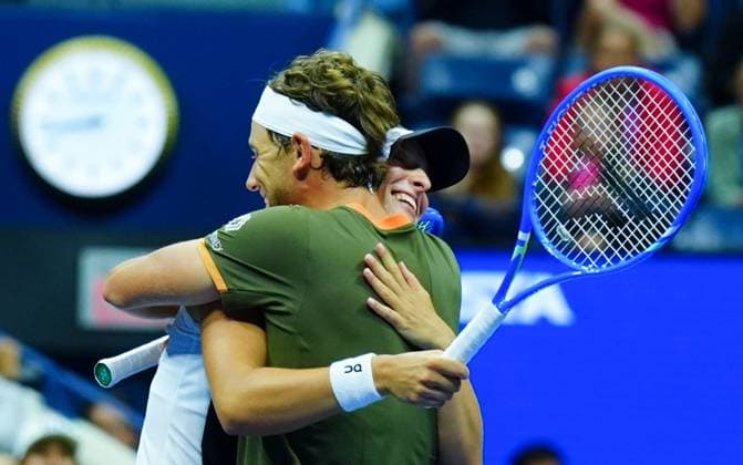 Iga Swiatek and Casper Ruud celebrate their mixed doubles semi-final win over Jack Draper and Jessica Pegula 2025 US Open, Wednesday Previews, USTA Billie Jean King National Tennis Center, New York, USA - 20 Aug 2025New York USTA Billie Jean King National T New York (NY) United States of America  Copyright: xJavierxGarcia Shutterstockx 15448690c