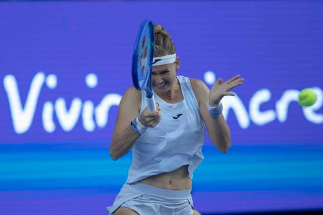 August 20, 2025, Monterrey, Nuevo Leon, Mexico: Marie BouzkovoÂ¡ (CZE) in action against Beatriz Haddad Maia (BRA) during their match at the Monterrey Open WTA, Tennis Damen 500. BouzkovoÂ¡ wins by a score of 6:3 6:4. Monterrey Mexico - ZUMAo125 20250820_zip_o125_011 Copyright: xAntonioxOjedax