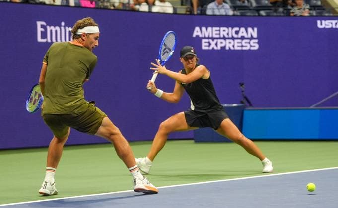 2025 US Open - Mixed Doubles NEW YORK, UNITED STATES - AUGUST 20: Iga Swiatek of Poland and Casper Ruud of Norway play against Jessica Pegula of the USA and Jack Draper of Great Britain in the semi-final of the Mixed Doubles competition at USTA Billie Jean King National Tennis Center on August 20, 2025, in New York City, USA. Selcuk Acar Anadolu New York United States. Editorial use only. Please get in touch for any other usage.  Copyright: x2025xAnadoluxSelcukxAcarx