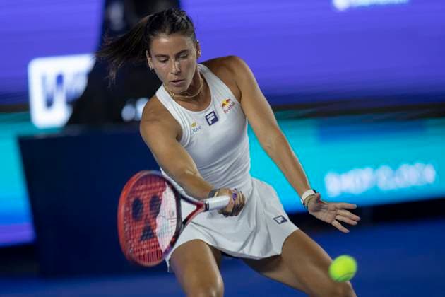 August 20, 2025, Monterrey, Nuevo Leon, Mexico: Emma Navarro (USA) in action against Alycia Parks (USA) during their match at the Monterrey Open WTA, Tennis Damen 500. Monterrey Mexico - ZUMAo125 0831016061st Copyright: xAntonioxOjedax