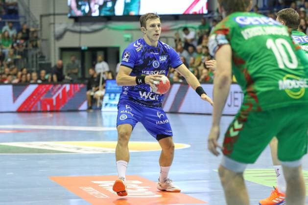 20.08.2025, xgox, Handball - Hummel Cup SC Magdeburg - TVB Stuttgart emspor, v.l. Simone Mengon (Stuttgart, 15) am Ball, plays the ball Magdeburg