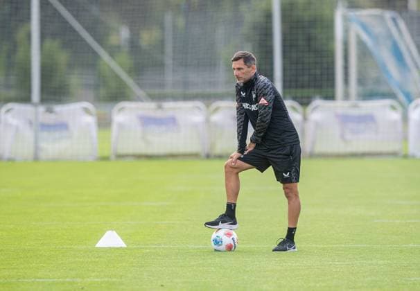 Fussball, Herren, Saison 2025 26, 2. Bundesliga, Hertha BSC, Training, Trainer Stefan Leitl (Hertha BSC), 20.08. 2025,