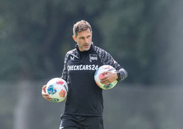 Fussball, Herren, Saison 2025 26, 2. Bundesliga, Hertha BSC, Training, Trainer Stefan Leitl (Hertha BSC), 20.08. 2025,