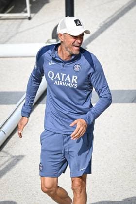 Ligue 1 PSG training before facing ANGERS SCO - FA Paris Saint-Germain’s head coach Luis Enrique reacts during a training session at the PSG Campus on August 21, 2025, before the French L1 football match between Paris Saint-Germain and Angers SCO at the Parc des Princes stadium in Paris on August 22, 2025. Photo by Firas Abdullah ABACAPRESS.COM Paris Île-de-France France  Copyright: xAbdullahxFiras ABACAx