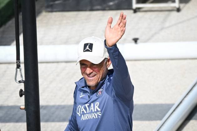 Ligue 1 PSG training before facing ANGERS SCO - FA Paris Saint-Germain’s head coach Luis Enrique reacts during a training session at the PSG Campus on August 21, 2025, before the French L1 football match between Paris Saint-Germain and Angers SCO at the Parc des Princes stadium in Paris on August 22, 2025. Photo by Firas Abdullah ABACAPRESS.COM Paris Île-de-France France  Copyright: xAbdullahxFiras ABACAx