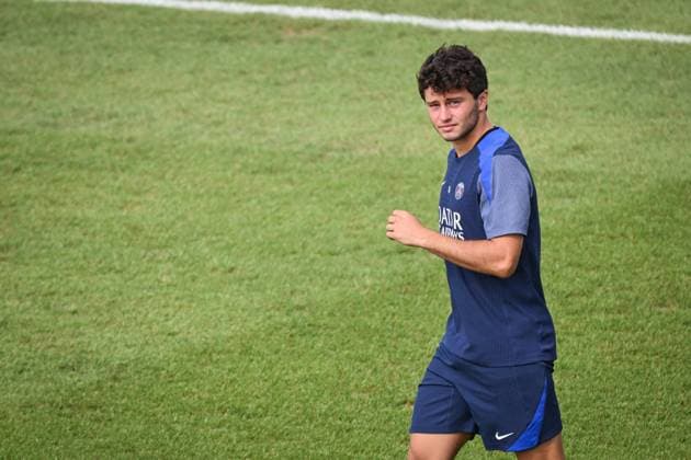 Ligue 1 PSG training before facing ANGERS SCO - FA Paris Saint-Germain’s midfielder Joao Neves looks on during a training session at the PSG Campus on August 21, 2025, before the French L1 football match between Paris Saint-Germain and Angers SCO at the Parc des Princes stadium in Paris on August 22, 2025. Photo by Firas Abdullah ABACAPRESS.COM Paris Île-de-France France  Copyright: xAbdullahxFiras ABACAx