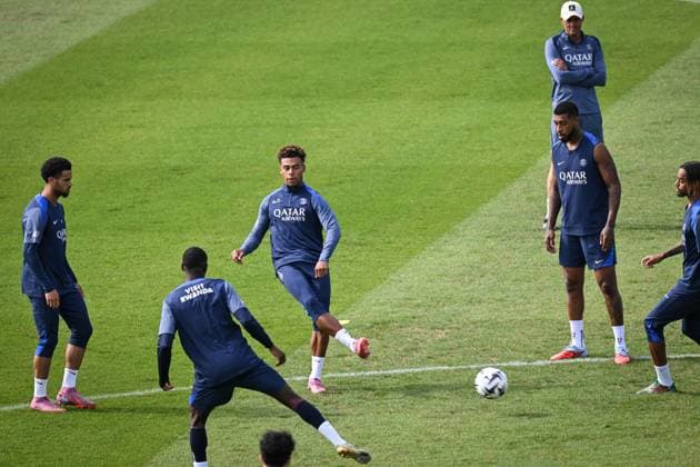 Ligue 1 PSG training before facing ANGERS SCO - FA Paris Saint-Germain’s forward Desire Doue kicks the ball during a training session at the PSG Campus on August 21, 2025, before the French L1 football match between Paris Saint-Germain and Angers SCO at the Parc des Princes stadium in Paris on August 22, 2025. Photo by Firas Abdullah ABACAPRESS.COM Paris Île-de-France France  Copyright: xAbdullahxFiras ABACAx