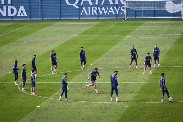 Ligue 1 PSG training before facing ANGERS SCO - FA Paris Saint-Germain’s players perform during a training session at the PSG Campus on August 21, 2025, before the French L1 football match between Paris Saint-Germain and Angers SCO at the Parc des Princes stadium in Paris on August 22, 2025. Photo by Firas Abdullah ABACAPRESS.COM Paris Île-de-France France  Copyright: xAbdullahxFiras ABACAx