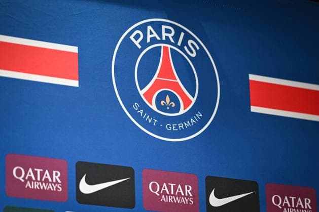 PSG presser before facing ANGERS SCO - FA This photograph shows the logo of Paris Saint-Germain during a press conference, PK, Pressekonferenz following a training session at the PSG Campus on August 21, 2025, before the French L1 football match between Paris Saint-Germain and Angers SCO at the Parc des Princes stadium in Paris on August 22, 2025. Photo by Firas Abdullah ABACAPRESS.COM Paris Île-de-France France  Copyright: xAbdullahxFiras ABACAx