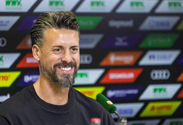 Sandro Wagner (Trainer FC Augsburg), Pressekonferenz vor dem Spiel gegen den SC Freiburg;
