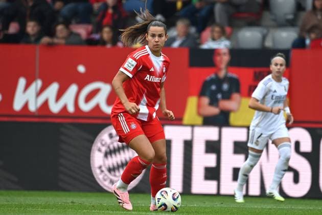 Lena OBERDORF (FCB),Aktion,Einzelaktion,Einzelbild, Freisteller,Ganzkoerperaufnahme,ganze Figur Fussball Testspiel FC Bayern Muenchen Frauen - Real Madrid am 21.08.2025 FC Bayern Campus. Fussball 1. Bundesliga,Saison 2024 2025.