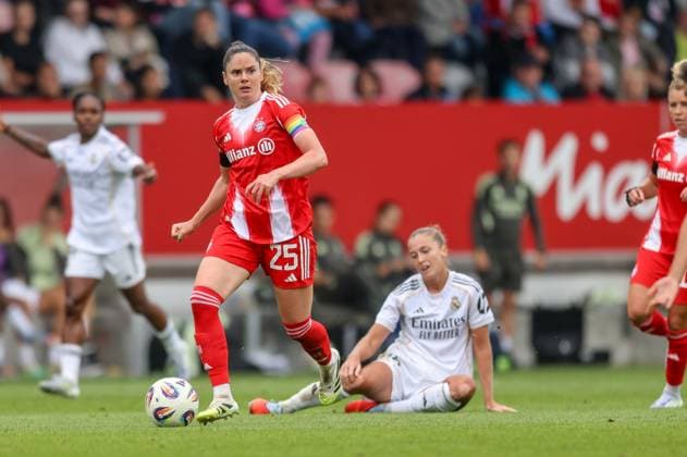 DEU, München, FC Bayern München vs Real Madrid, Testspiel, DFB, FC Bayern Campus, Saison 25 26, im Bild v.l.n.r: Sarah Zadrazil (Bayern München 25), Filippa Angeldahl (Real Madrid 16) DFB DFL REGULATIONS PROHIBIT ANY USE OF PHOTOGRAPHS AS IMAGE SEQUENCES AND OR QUASI-VIDEO, 21.08.2025, Copyright: HMBxMedia HendrikxHamelau