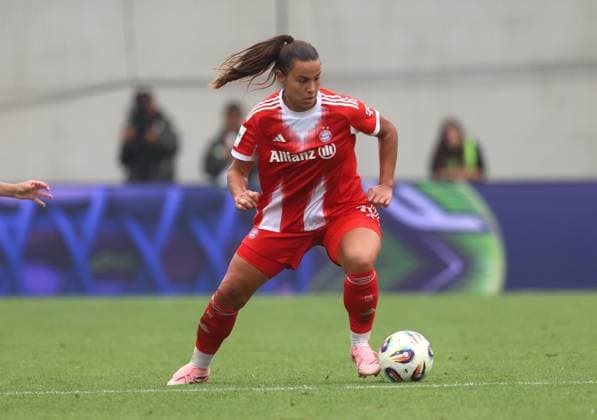 Bayerns 8 Lena OBERDORF. Frauenfussball Muenchen - Madrid. Frauen - Fußball, FC Bayern München - Real Madrid, Vorbereitungsspiel zur Saison 2025-2026, am 21.08.2025 in Muenchen, F C B A Y E R N C A M P U S, Deutschland. Quelle Copyright Credit : Oryk HAIST