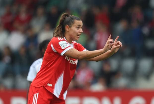 Bayerns 8 Lena OBERDORF. Frauenfussball Muenchen - Madrid. Frauen - Fußball, FC Bayern München - Real Madrid, Vorbereitungsspiel zur Saison 2025-2026, am 21.08.2025 in Muenchen, F C B A Y E R N C A M P U S, Deutschland. Quelle Copyright Credit : Oryk HAIST