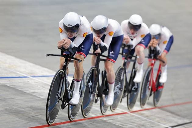 2025 UCI Junior Track World Championships Picture by Alex Whitehead SWpix.com - 21 08 2025 - Cycling - 2025 UCI Junior Track World Championships - Omnisport, Apeldoorn, Netherlands - Men Team Pursuit Final for Gold - Henry Hobbs (Great Britain), Rory Gravelle (Great Britain), Max Hinds (Great Britain), Daniel Thompson (Great Britain) Copyright: x xSWpix.comx(t axPhotographyxHubxLtd)xAlexxWhitehead SWpix.comx SWP-3030-0806