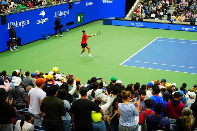 Carlos Alcaraz practices on Arthur Ashe court 2025 US Open, Thursday Previews, USTA Billie Jean King National Tennis Center, New York, USA - 21 Aug 2025New York Flushing Meadows  Copyright: xJavierxGarcia Shutterstockx 15450990an