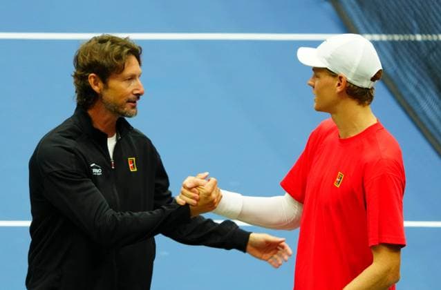 The coach of Carlos Alcaraz, Juan Carlos Ferrero, greets Jannik Sinner 2025 US Open, Thursday Previews, USTA Billie Jean King National Tennis Center, New York, USA - 21 Aug 2025New York Flushing Meadows  Copyright: xJavierxGarcia Shutterstockx 15450990ac