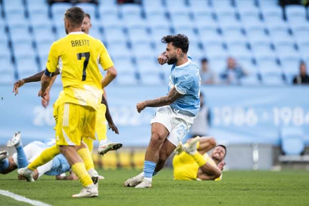 250821 Sead Haksabanovic of Malmö FF scores 2-0 during the first leg UEFA Europa League playoff football match between Malmö FF and SK Sigma Olomouc on August 21, 2025 in Malmö. Photo: Petter Arvidson BILDBYRAN kod PA PA1067 fotboll football soccer fotball uefa europa league europa league malmö ff sk sigma olomouc bbeng playoff bbauto Copyright: PETTERxARVIDSON BB250821PA069